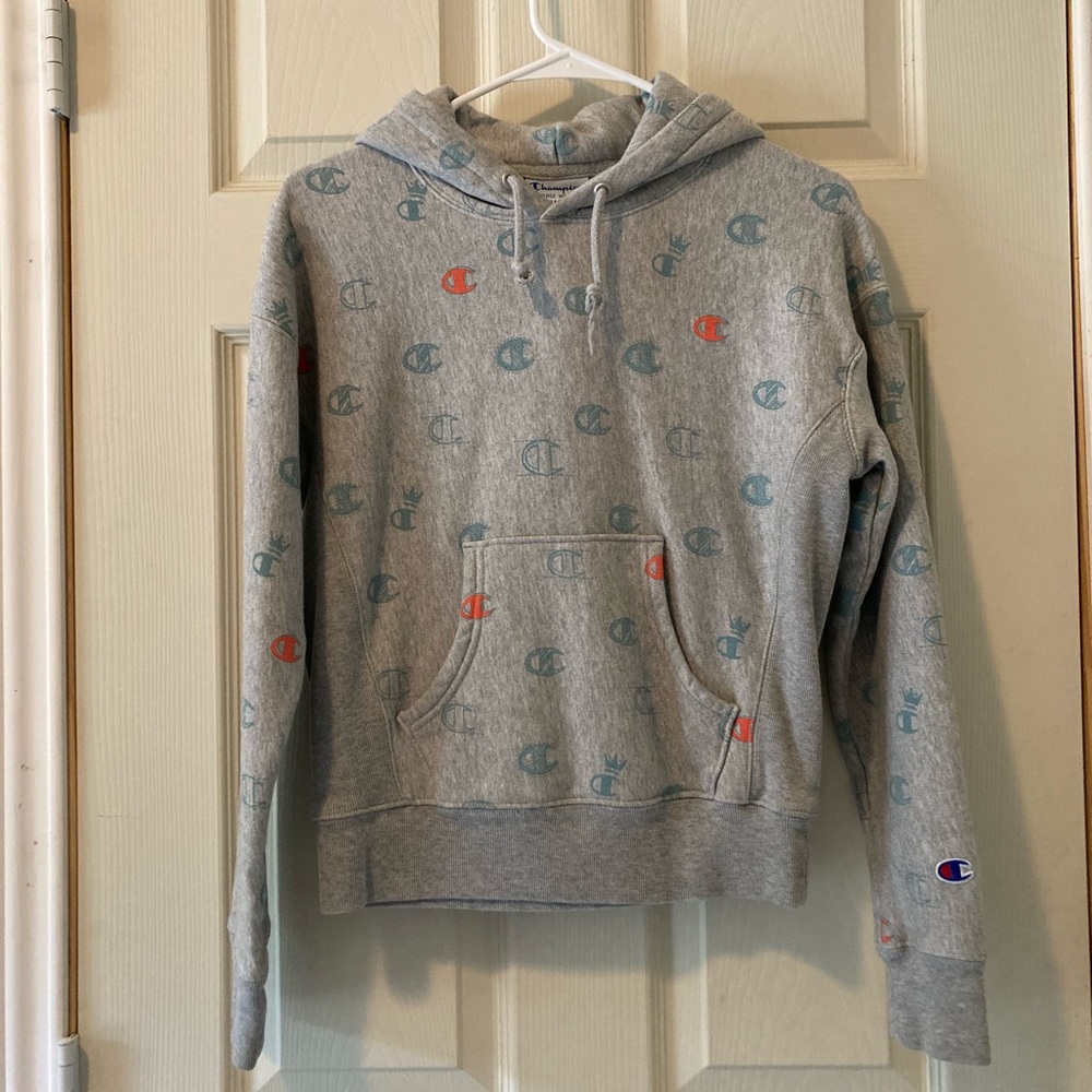 Grey champion hoodie 🐌